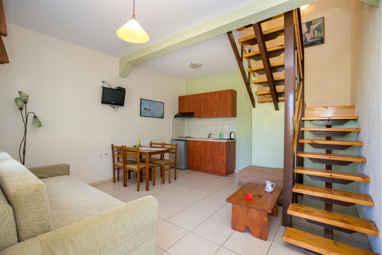 Antheon Villas Криси Амудия Екстериор снимка