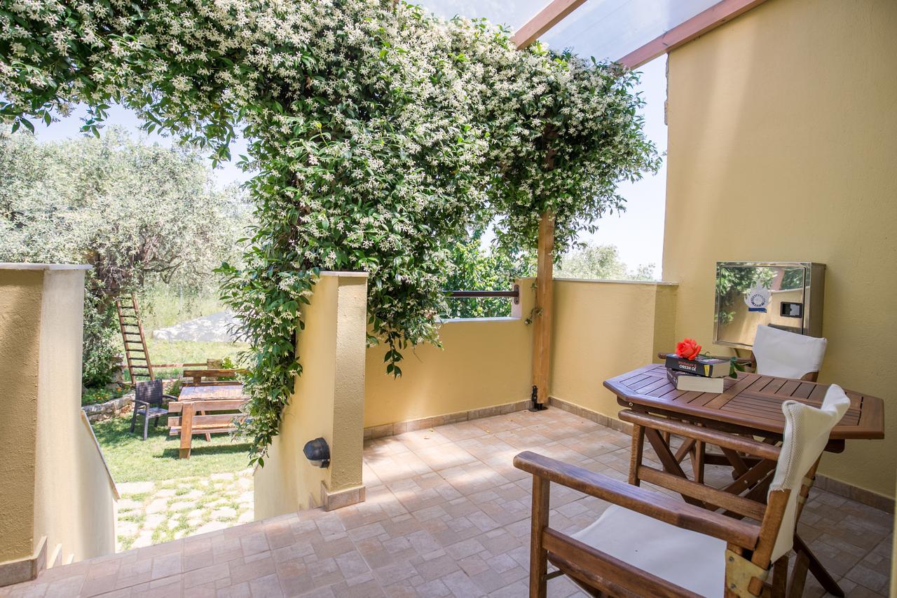 Antheon Villas Криси Амудия Екстериор снимка